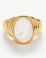 Savi Ridge Oval Gemstone Chunky Ring | 18k Gold Vermeil/ Mother of Pearl & Quartz