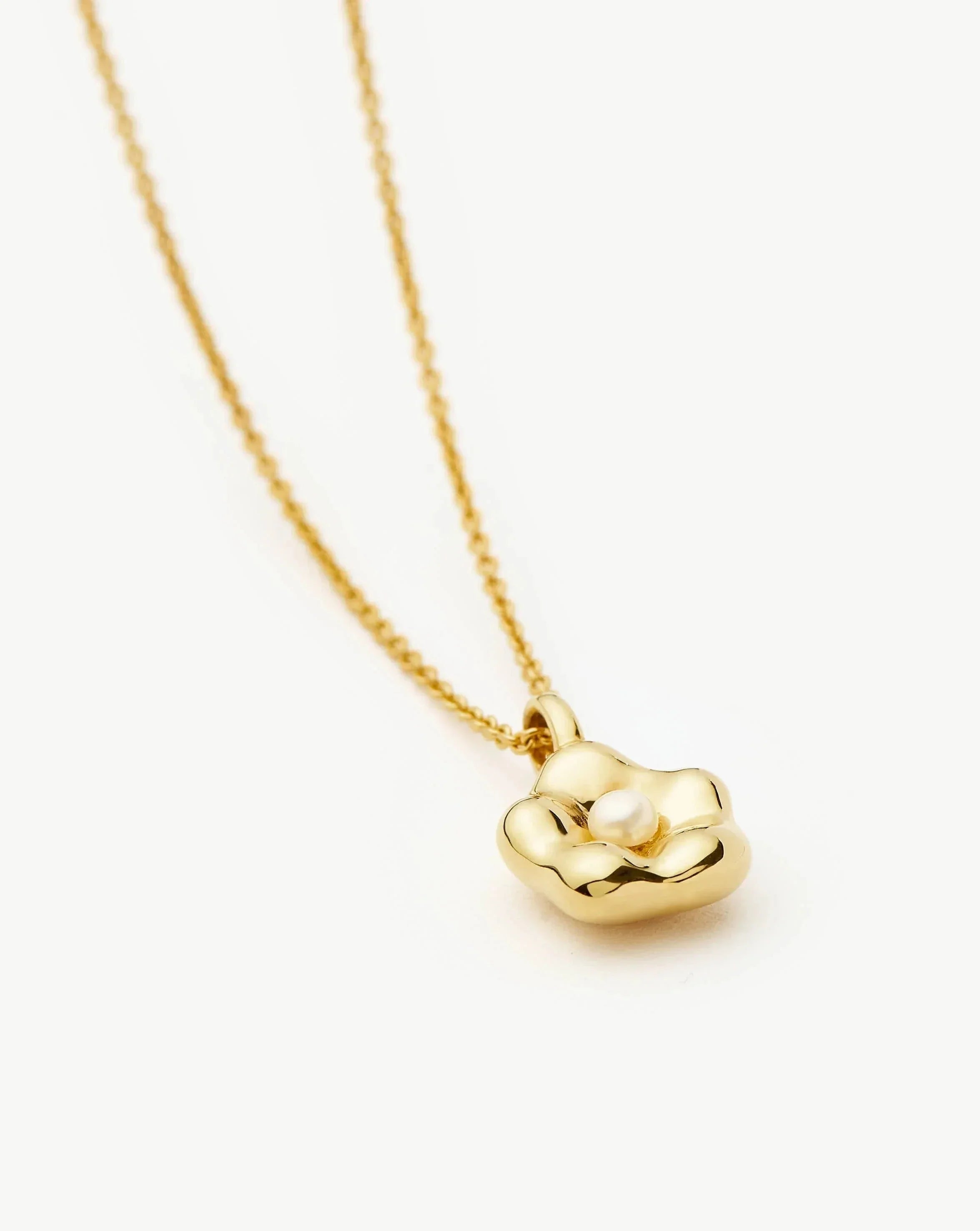 Eny Puffy Daisy Pendant Necklace | 18k Gold Plated/Pearl
