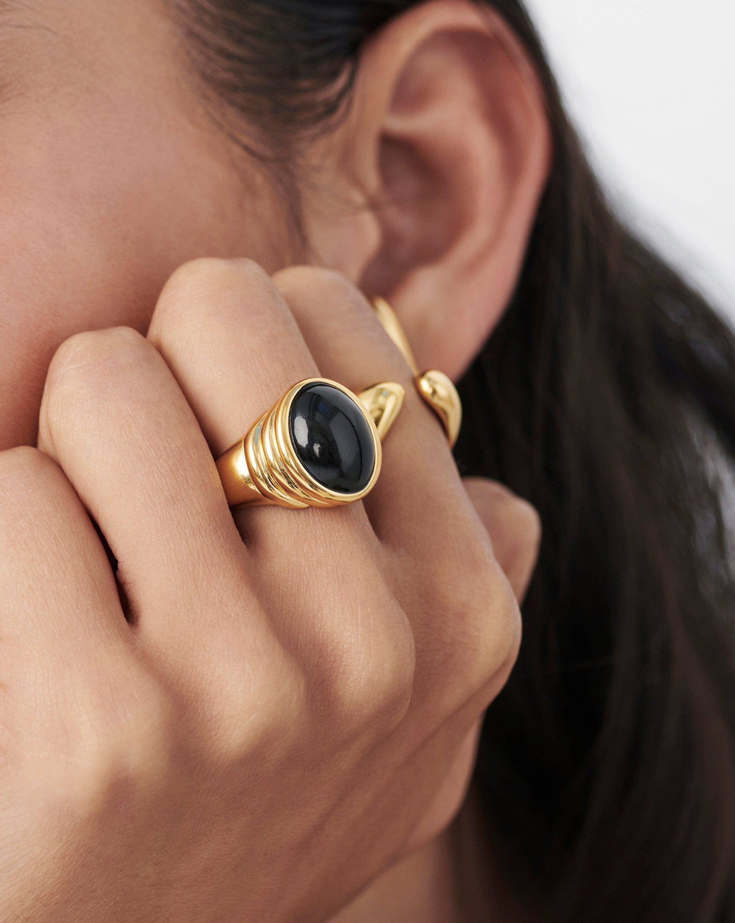 Savi Ridge Oval Gemstone Chunky Ring | 18k Gold Vermeil/Black Onyx